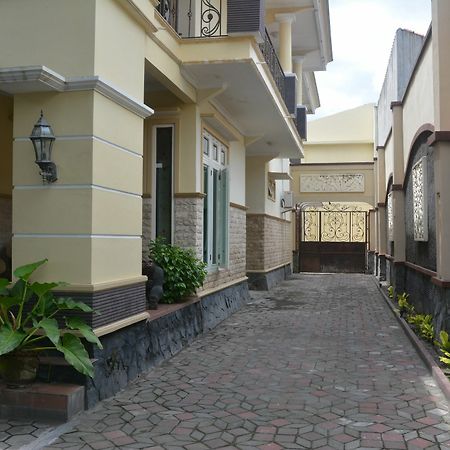 Puri Sagopi Guest House Maguwo ภายนอก รูปภาพ